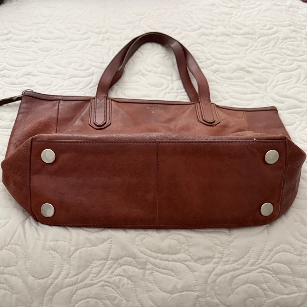 Elegant Brown Leather Tote Bag - Picture 3 of 12